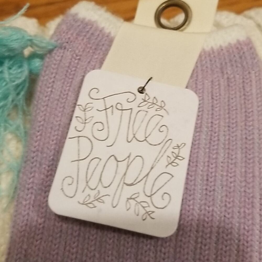 FREE PEOPLE Women’s socks. Lavender. One size. - Picture 3 of 6